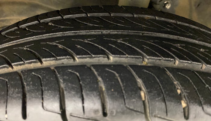 2016 Maruti Wagon R 1.0 VXI AMT, Petrol, Automatic, 59,276 km, Left Front Tyre Tread
