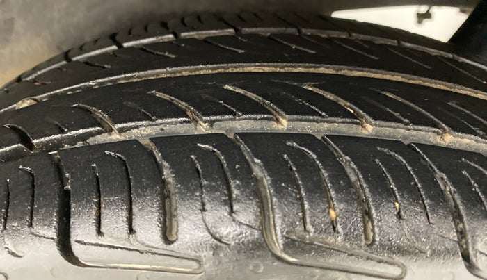 2016 Maruti Wagon R 1.0 VXI AMT, Petrol, Automatic, 59,276 km, Left Rear Tyre Tread