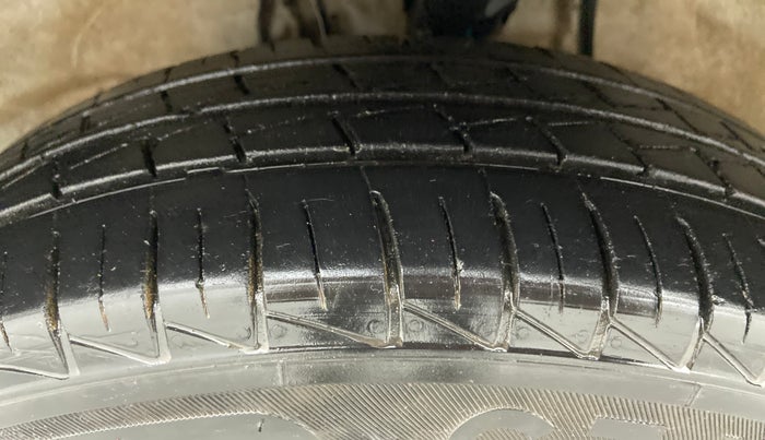 2021 Maruti Alto LXI, Petrol, Manual, 12,470 km, Left Front Tyre Tread