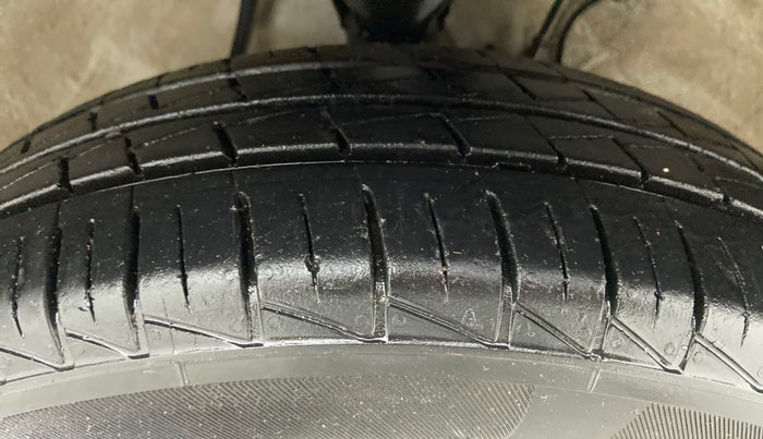 2021 Maruti Alto LXI, Petrol, Manual, 12,470 km, Right Front Tyre Tread