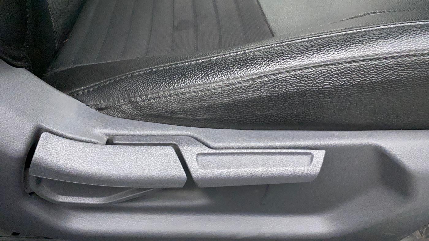 2021 Hyundai AURA S 1.2 CNG, CNG, Manual, 37,155 km, Driver Side Adjustment Panel