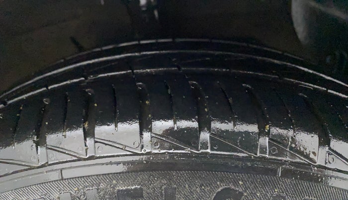 2021 Hyundai AURA S 1.2 CNG, CNG, Manual, 37,155 km, Right Front Tyre Tread