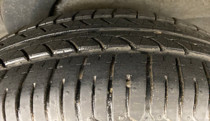 2010 Hyundai i20 MAGNA O 1.2, Petrol, Manual, 74,961 km, Left Rear Tyre Tread
