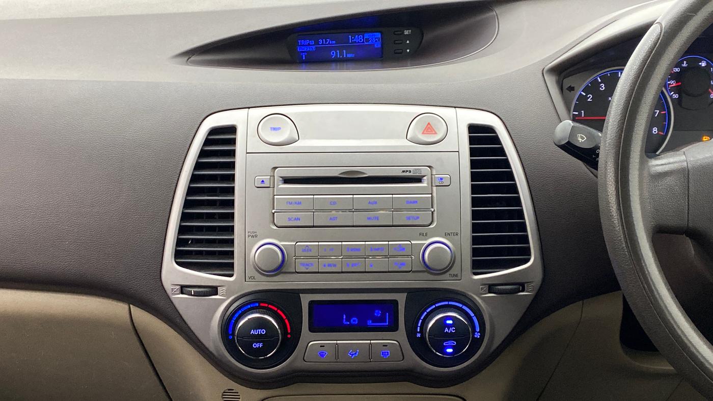 2010 Hyundai i20 MAGNA O 1.2, Petrol, Manual, 74,961 km, Air Conditioner