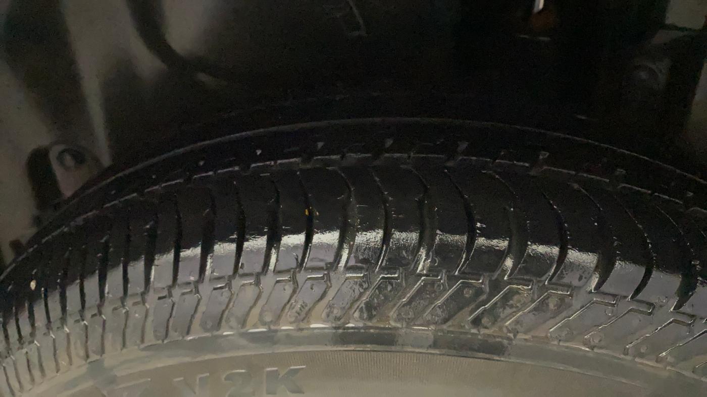 2015 Maruti Swift Dzire VXI, Petrol, Manual, 78,965 km, Left Rear Tyre Tread