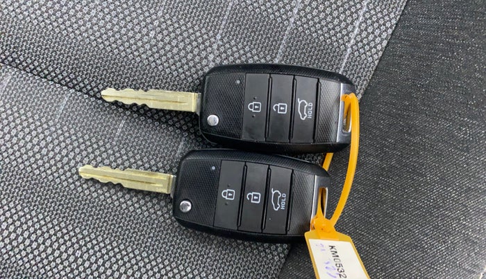2022 KIA SONET HTK PLUS 1.2, Petrol, Manual, 19,306 km, Key Close Up