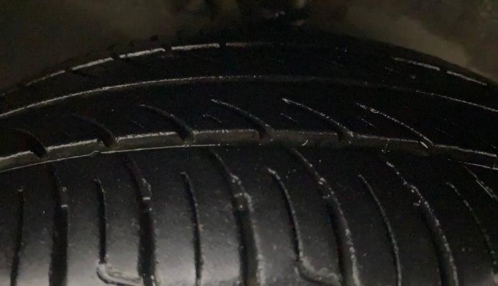 2013 Chevrolet Spark LT 1.0, Petrol, Manual, 73,370 km, Right Front Tyre Tread