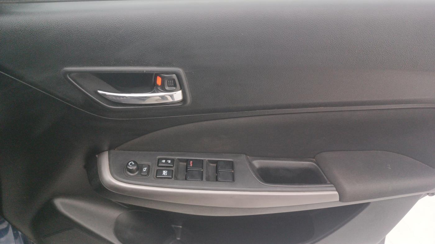 2022 Maruti Swift ZXI, Petrol, Manual, 95,968 km, Driver Side Door Panels Control
