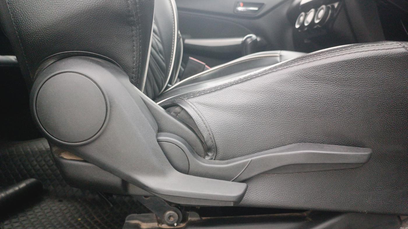 2022 Maruti Swift ZXI, Petrol, Manual, 95,968 km, Driver Side Adjustment Panel