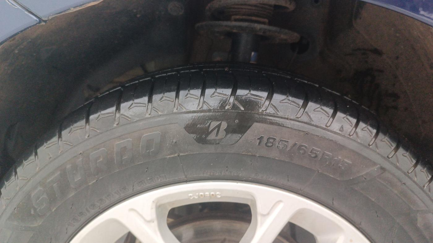 2022 Maruti Swift ZXI, Petrol, Manual, 95,968 km, Left Front Tyre Tread