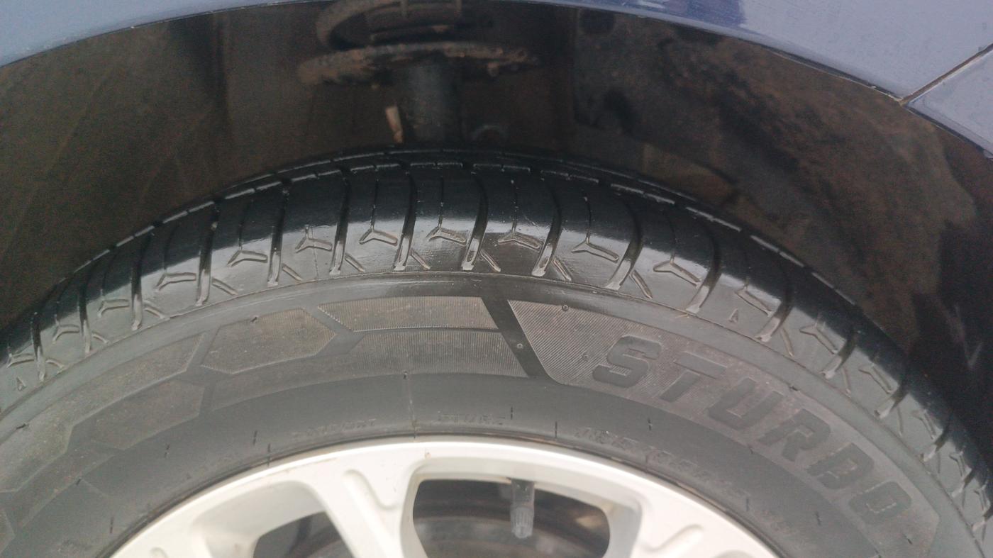 2022 Maruti Swift ZXI, Petrol, Manual, 95,968 km, Right Front Tyre Tread
