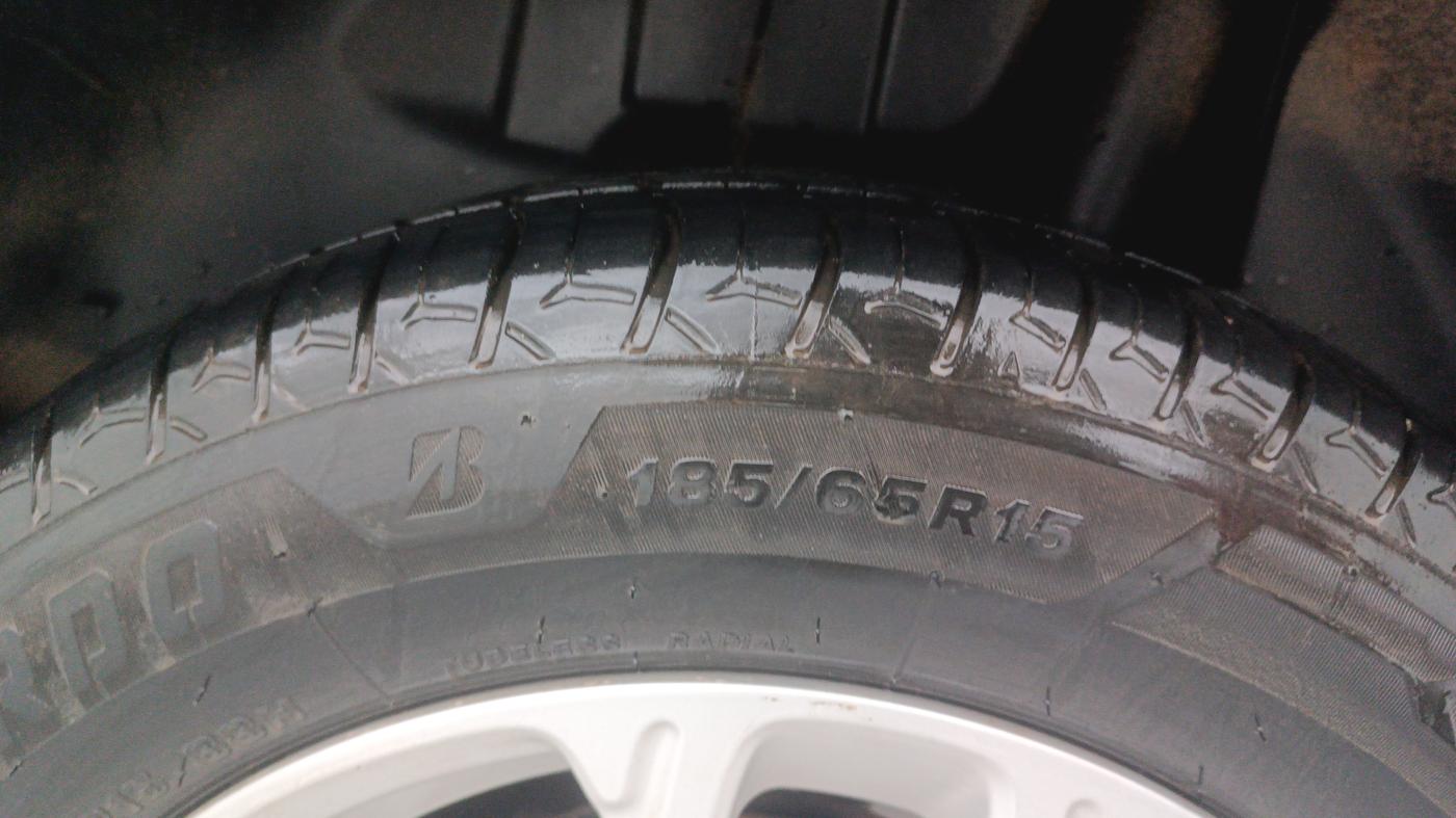 2022 Maruti Swift ZXI, Petrol, Manual, 95,968 km, Left Rear Tyre Tread