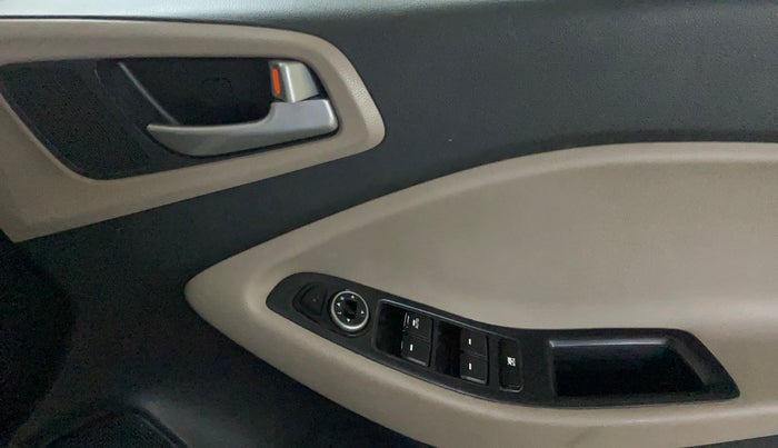 2014 Hyundai Elite i20 ASTA 1.2, Petrol, Manual, 1,07,721 km, Driver Side Door Panels Control