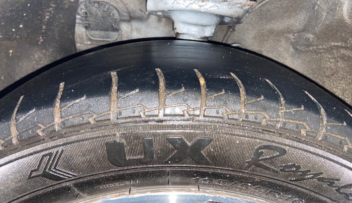 2014 Hyundai Elite i20 ASTA 1.2, Petrol, Manual, 1,07,721 km, Left Front Tyre Tread