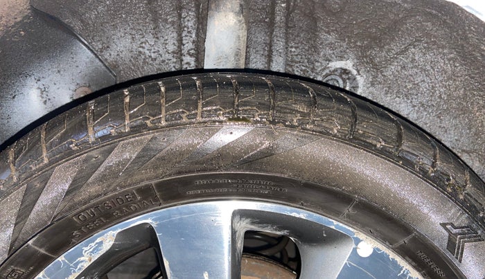 2014 Hyundai Elite i20 ASTA 1.2, Petrol, Manual, 1,07,721 km, Right Rear Tyre Tread