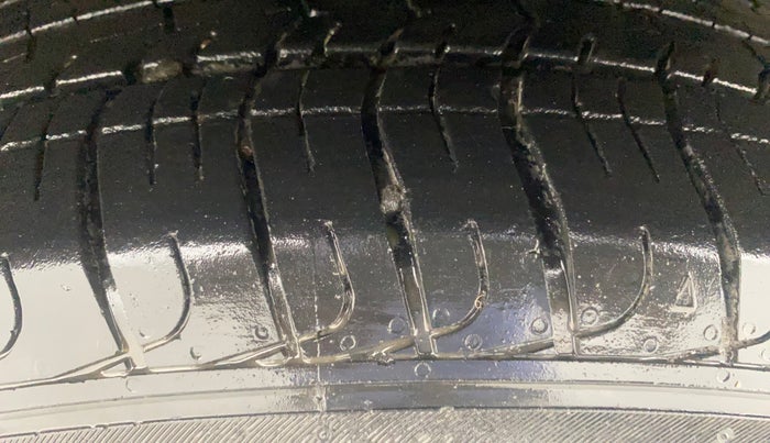 2017 Hyundai Creta SX PLUS AT 1.6 PETROL, Petrol, Automatic, 1,11,538 km, Left Front Tyre Tread