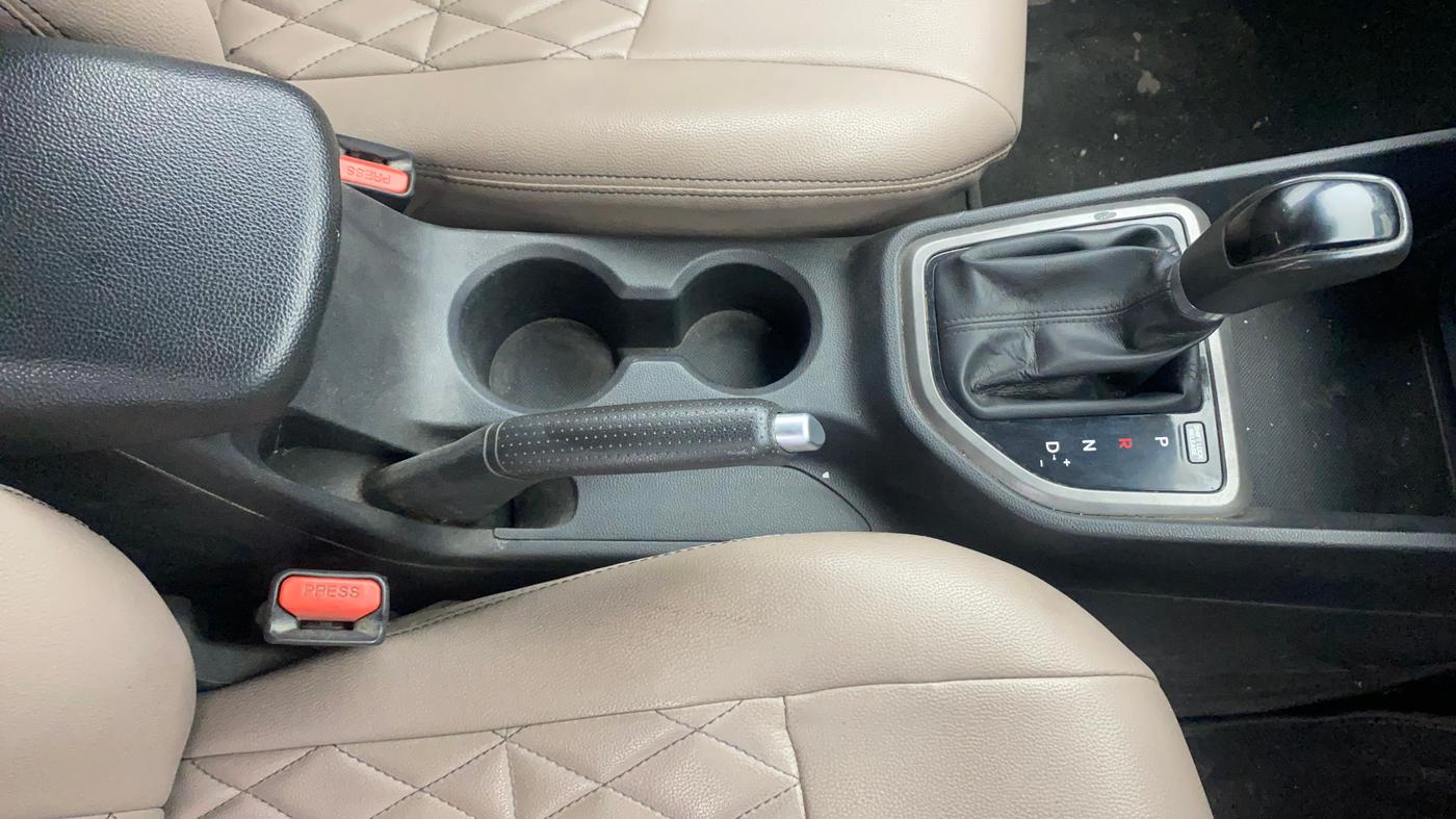 2017 Hyundai Creta SX PLUS AT 1.6 PETROL, Petrol, Automatic, 1,11,538 km, Gear Lever