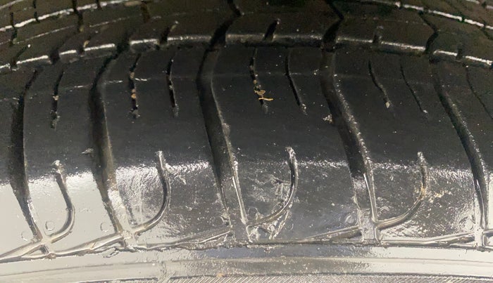 2017 Hyundai Creta SX PLUS AT 1.6 PETROL, Petrol, Automatic, 1,11,538 km, Left Rear Tyre Tread