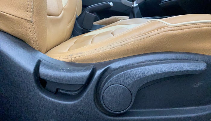 2019 Hyundai Creta E PLUS 1.6 PETROL, Petrol, Manual, 17,238 km, Driver Side Adjustment Panel