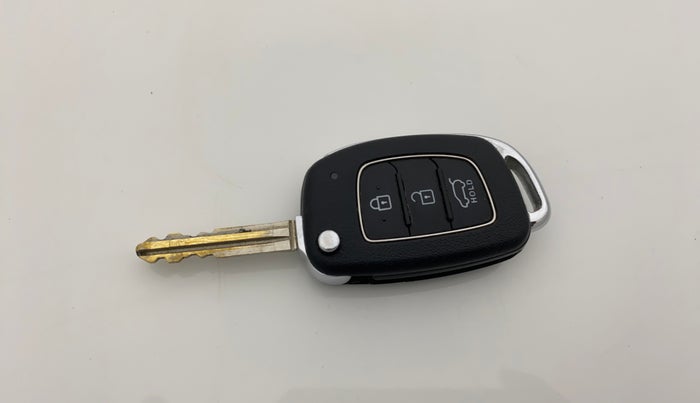 2019 Hyundai Creta E PLUS 1.6 PETROL, Petrol, Manual, 17,238 km, Key Close Up