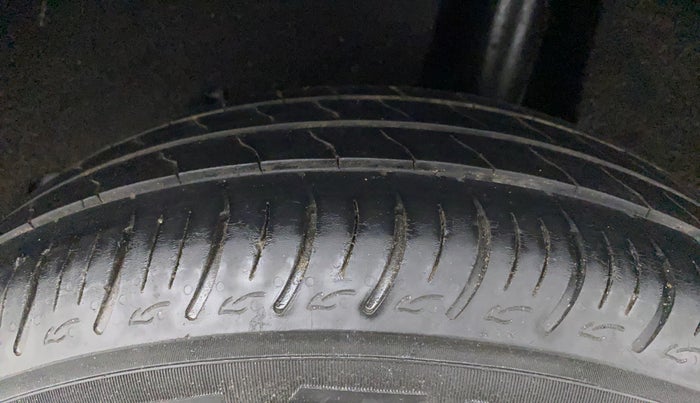 2020 Maruti Baleno DELTA PETROL 1.2, Petrol, Manual, 37,106 km, Left Rear Tyre Tread