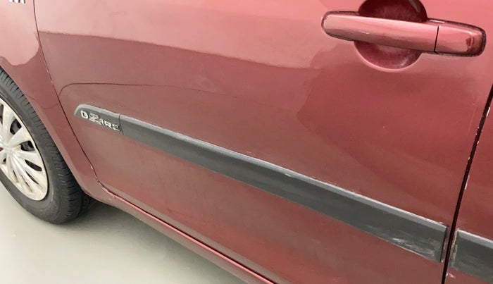 2015 Maruti Swift Dzire VXI, Petrol, Manual, 89,917 km, Front passenger door - Slightly dented