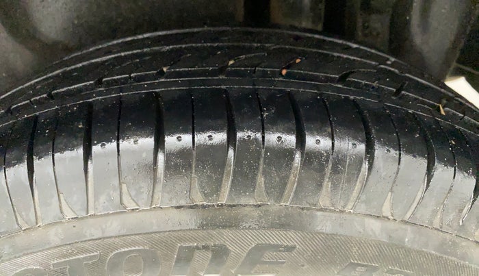 2015 Maruti Swift Dzire VXI, Petrol, Manual, 89,917 km, Left Rear Tyre Tread