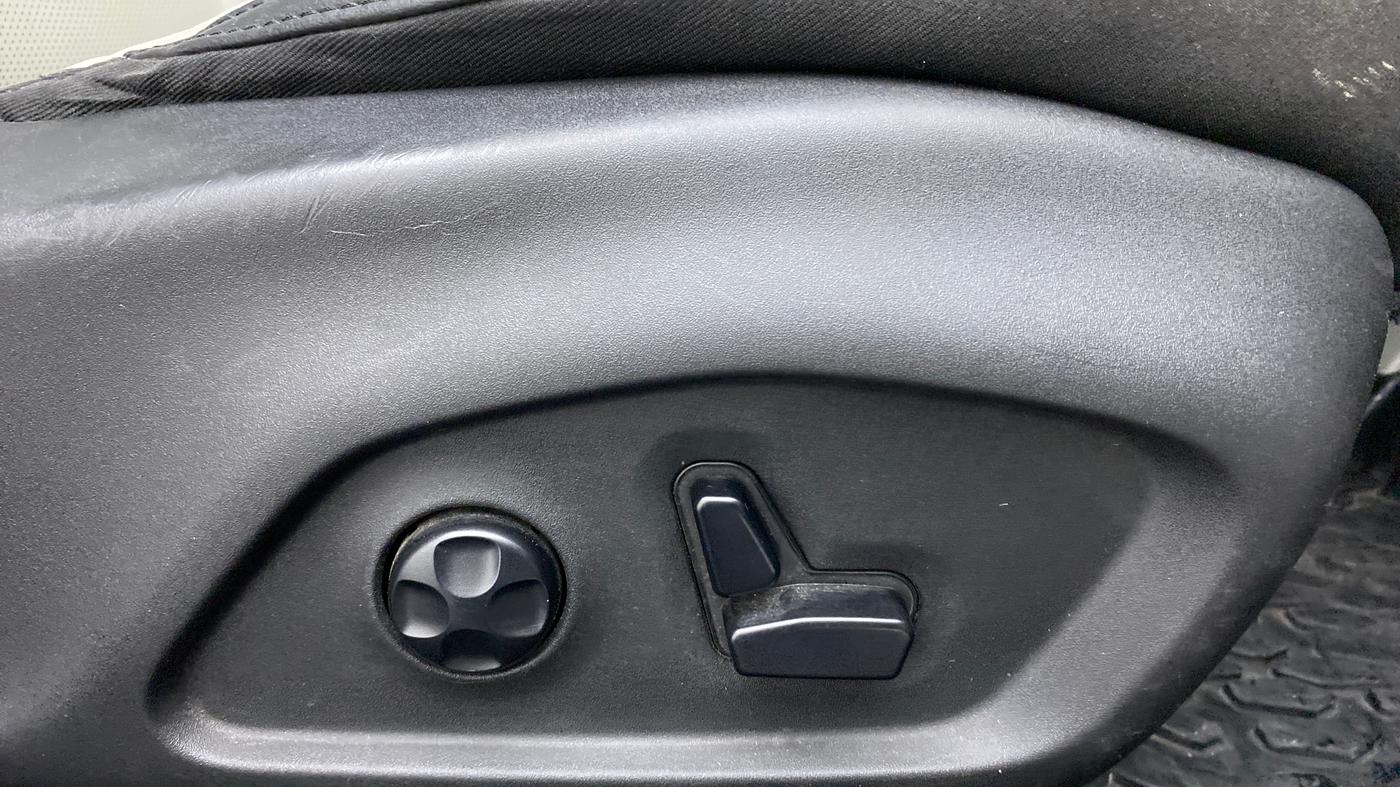 2018 Jeep Compass LIMITED PLUS PETROL AT, Petrol, Automatic, 60,466 km, Driver Side Adjustment Panel