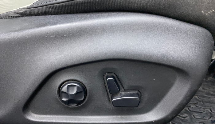2018 Jeep Compass LIMITED PLUS PETROL AT, Petrol, Automatic, 60,466 km, Driver Side Adjustment Panel