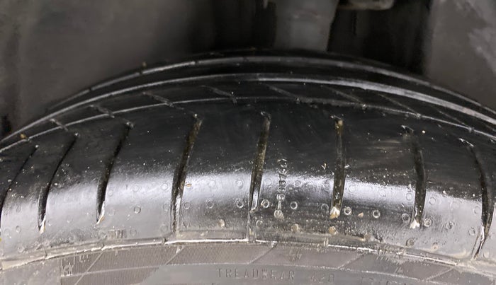 2018 Jeep Compass LIMITED PLUS PETROL AT, Petrol, Automatic, 60,466 km, Left Rear Tyre Tread