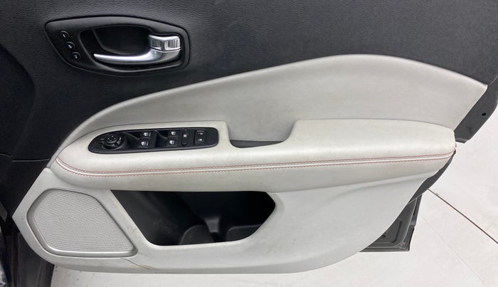 2018 Jeep Compass LIMITED PLUS PETROL AT, Petrol, Automatic, 60,466 km, Driver Side Door Panels Control