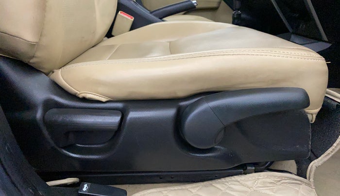 2021 Honda City 1.5L I-VTEC V MT 4TH GEN, Petrol, Manual, 35,283 km, Driver Side Adjustment Panel