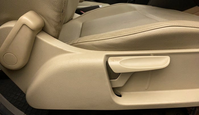 2015 Volkswagen Vento HIGHLINE 1.5 AT, Diesel, Automatic, 46,645 km, Driver Side Adjustment Panel
