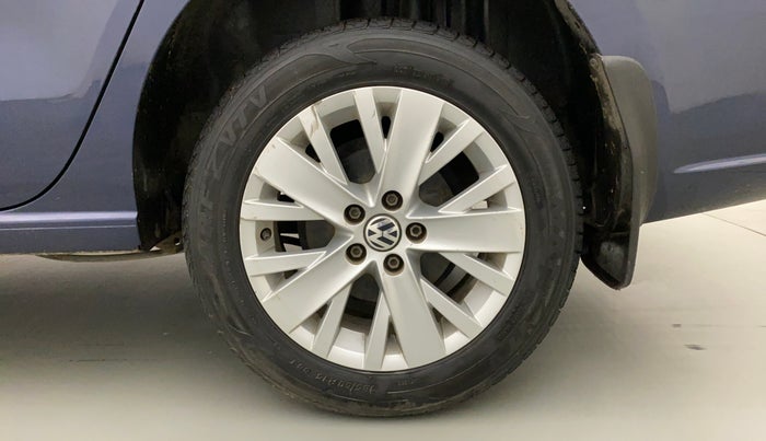 2015 Volkswagen Vento HIGHLINE 1.5 AT, Diesel, Automatic, 46,645 km, Left Rear Wheel
