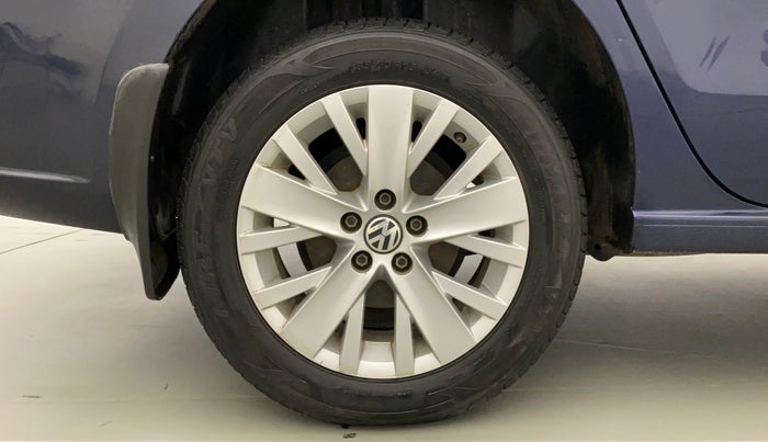 2015 Volkswagen Vento HIGHLINE 1.5 AT, Diesel, Automatic, 46,645 km, Right Rear Wheel