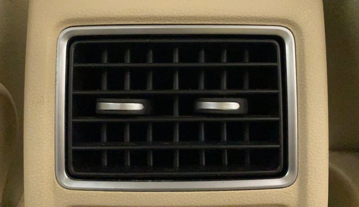 2015 Volkswagen Vento HIGHLINE 1.5 AT, Diesel, Automatic, 46,645 km, Rear AC Vents