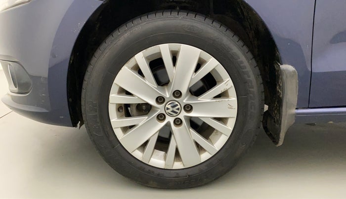 2015 Volkswagen Vento HIGHLINE 1.5 AT, Diesel, Automatic, 46,645 km, Left Front Wheel