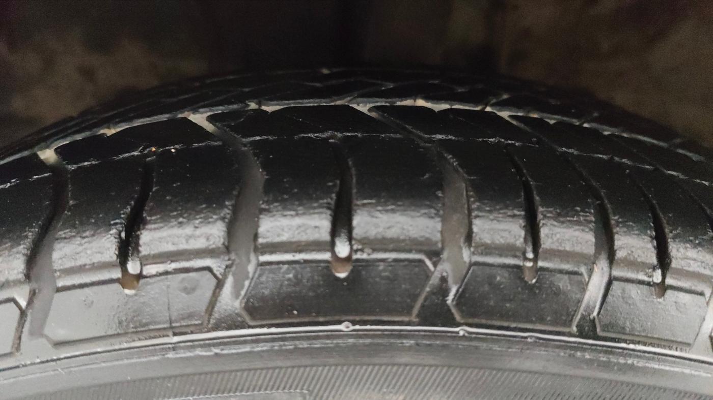 2013 Toyota Etios Liva G, Petrol, Manual, 65,995 km, Left Front Tyre Tread