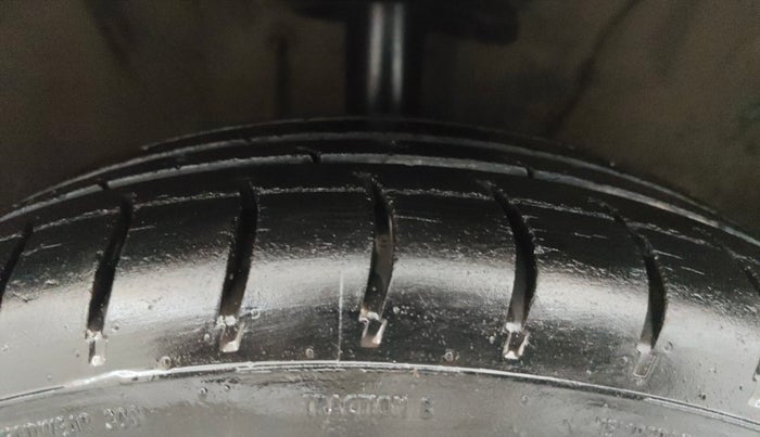 2013 Toyota Etios Liva G, Petrol, Manual, 65,995 km, Right Front Tyre Tread