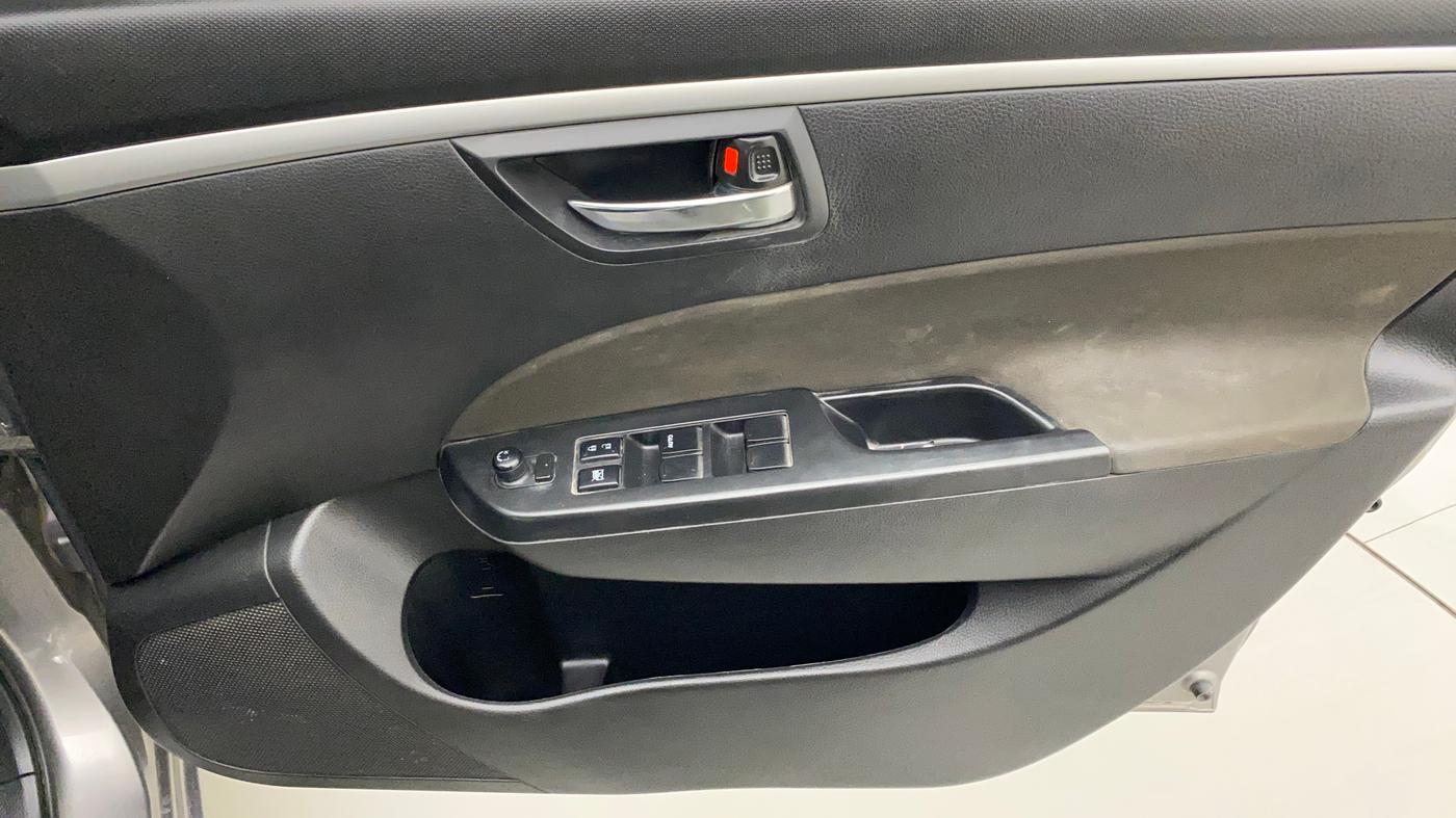 2015 Maruti Swift VXI, Petrol, Manual, 29,896 km, Driver Side Door Panels Control