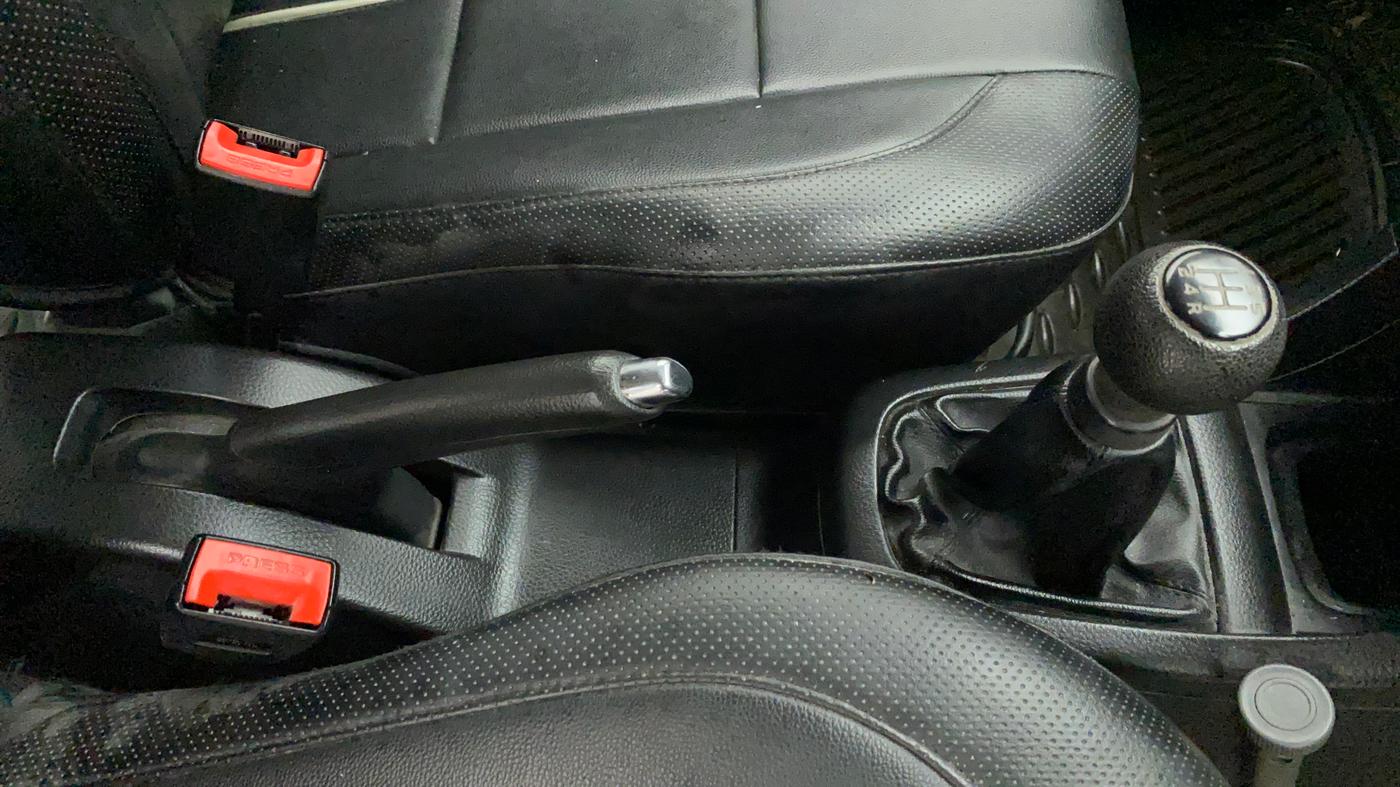 2015 Maruti Swift VXI, Petrol, Manual, 29,896 km, Gear Lever