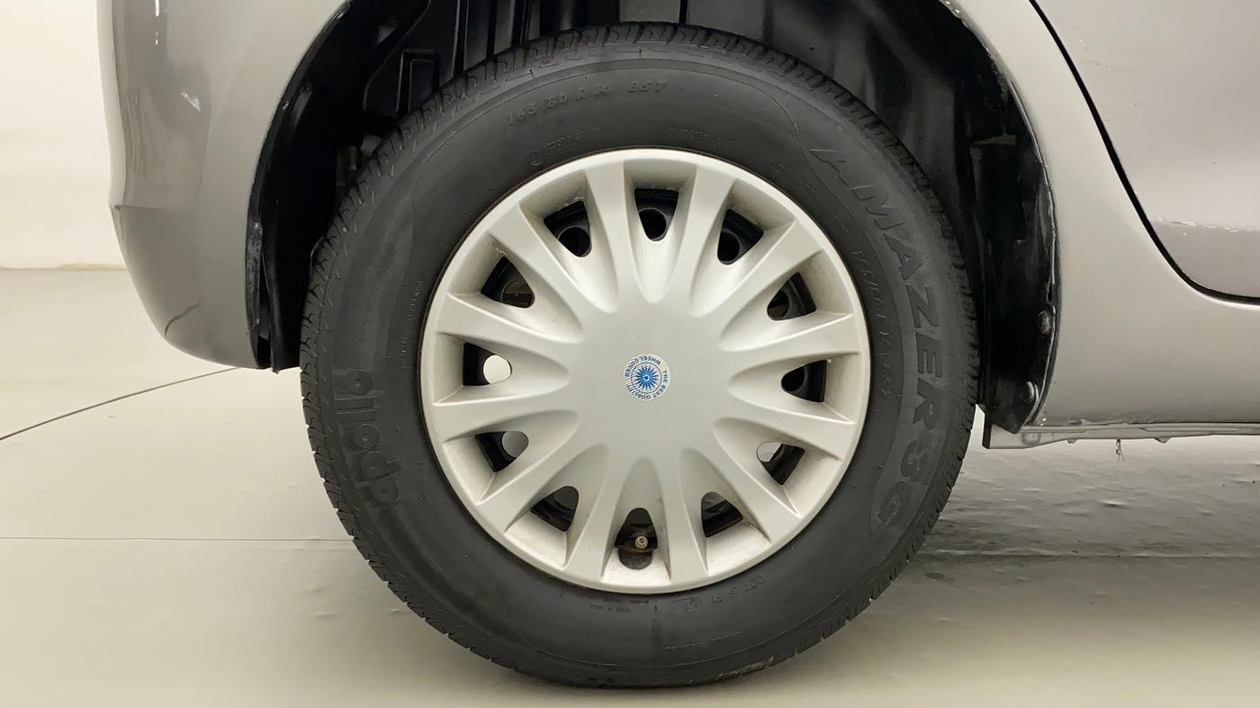 2015 Maruti Swift VXI, Petrol, Manual, 29,896 km, Right Rear Wheel