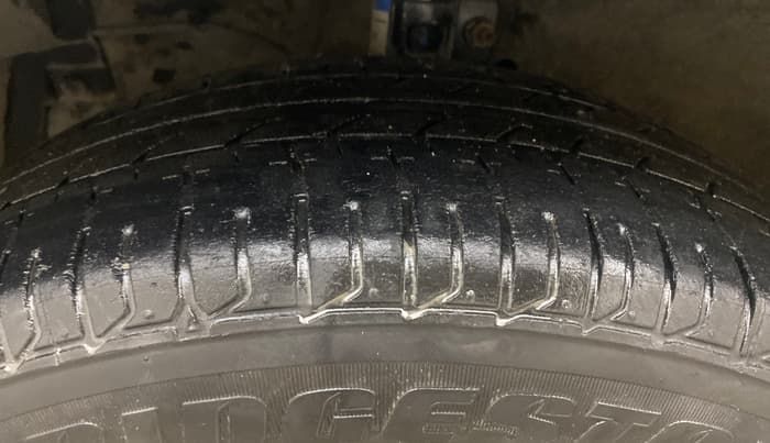 2013 Maruti Swift ZXI, Petrol, Manual, 93,503 km, Left Front Tyre Tread