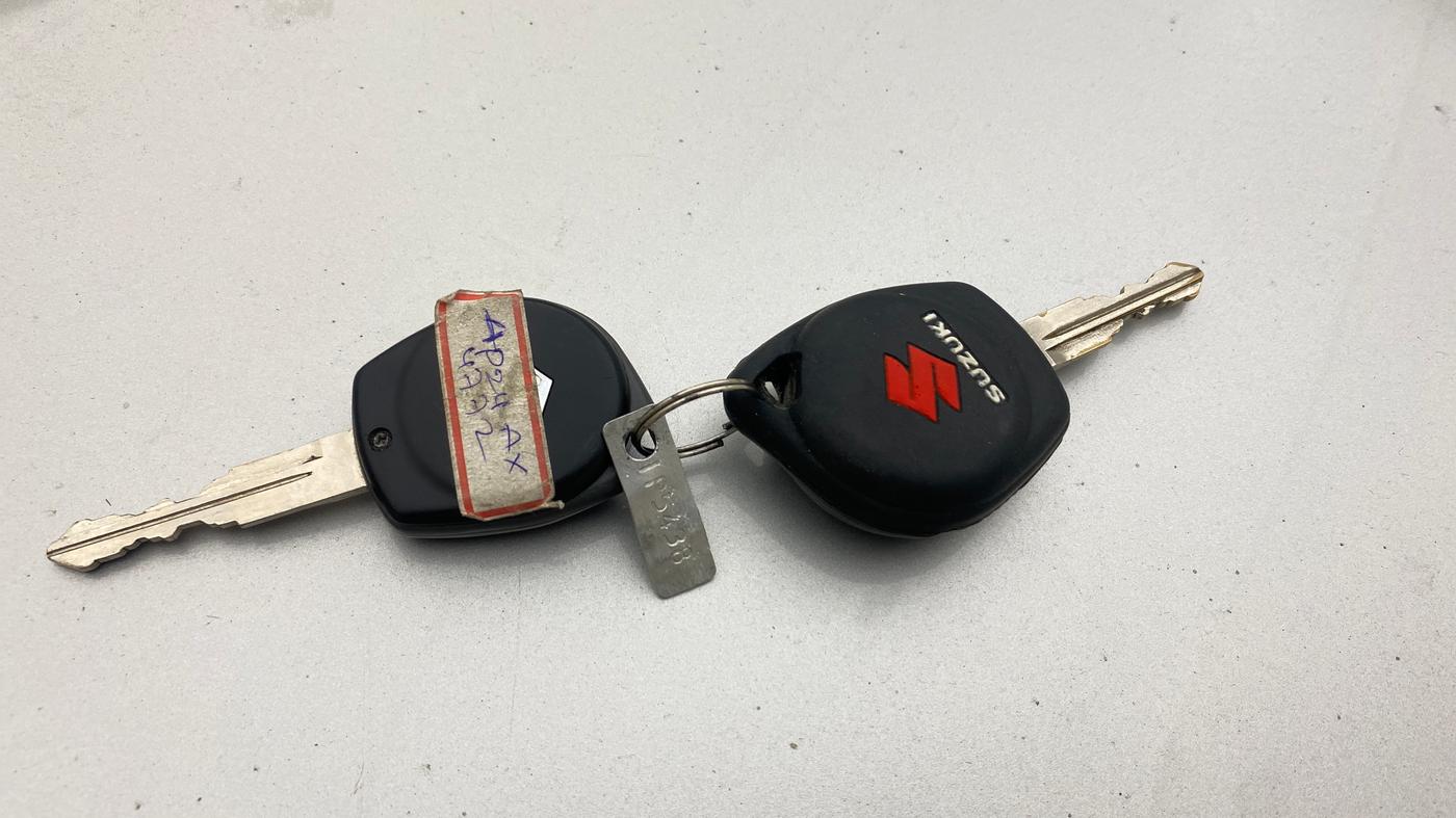 2013 Maruti Swift ZXI, Petrol, Manual, 93,503 km, Key Close Up