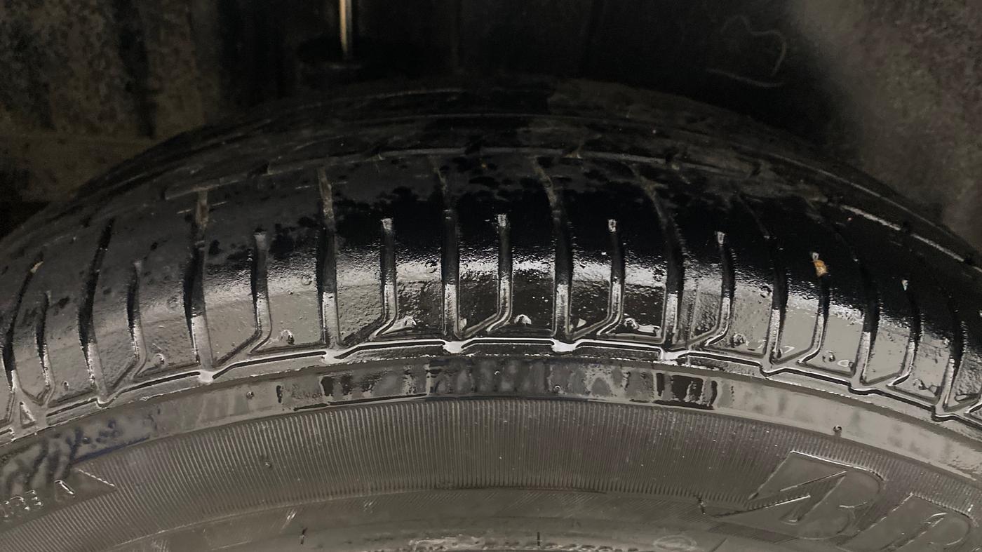 2013 Maruti Swift ZXI, Petrol, Manual, 93,503 km, Right Rear Tyre Tread