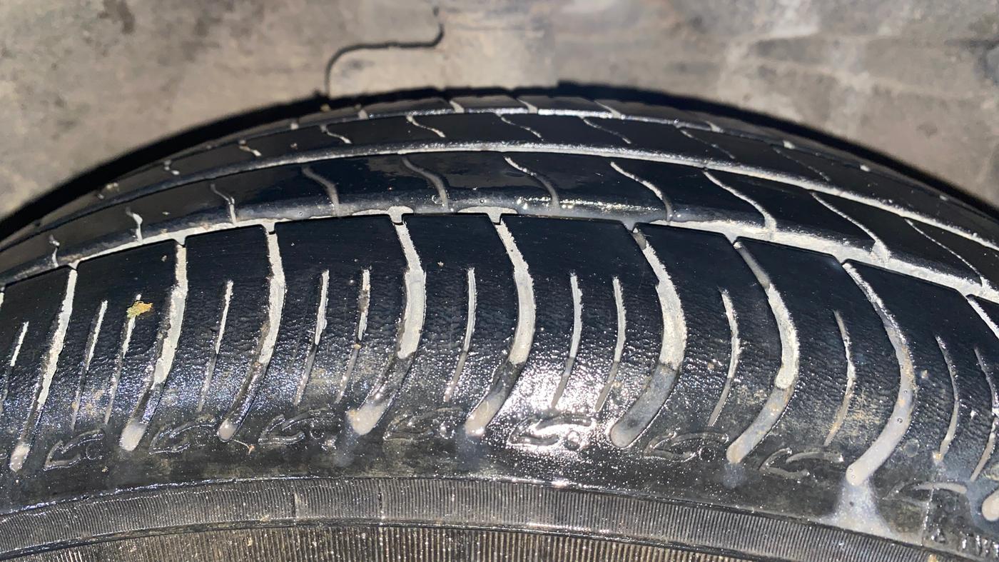 2014 Maruti Celerio VXI AMT, Petrol, Automatic, 75,252 km, Right Front Tyre Tread