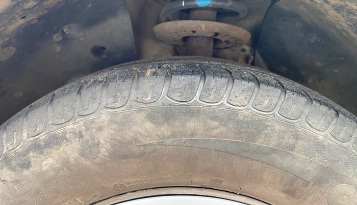 2017 Mahindra XUV500 W6, Diesel, Manual, 37,310 km, Left Front Tyre Tread