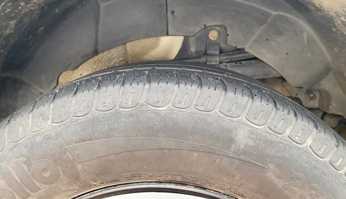 2017 Mahindra XUV500 W6, Diesel, Manual, 37,310 km, Left Rear Tyre Tread