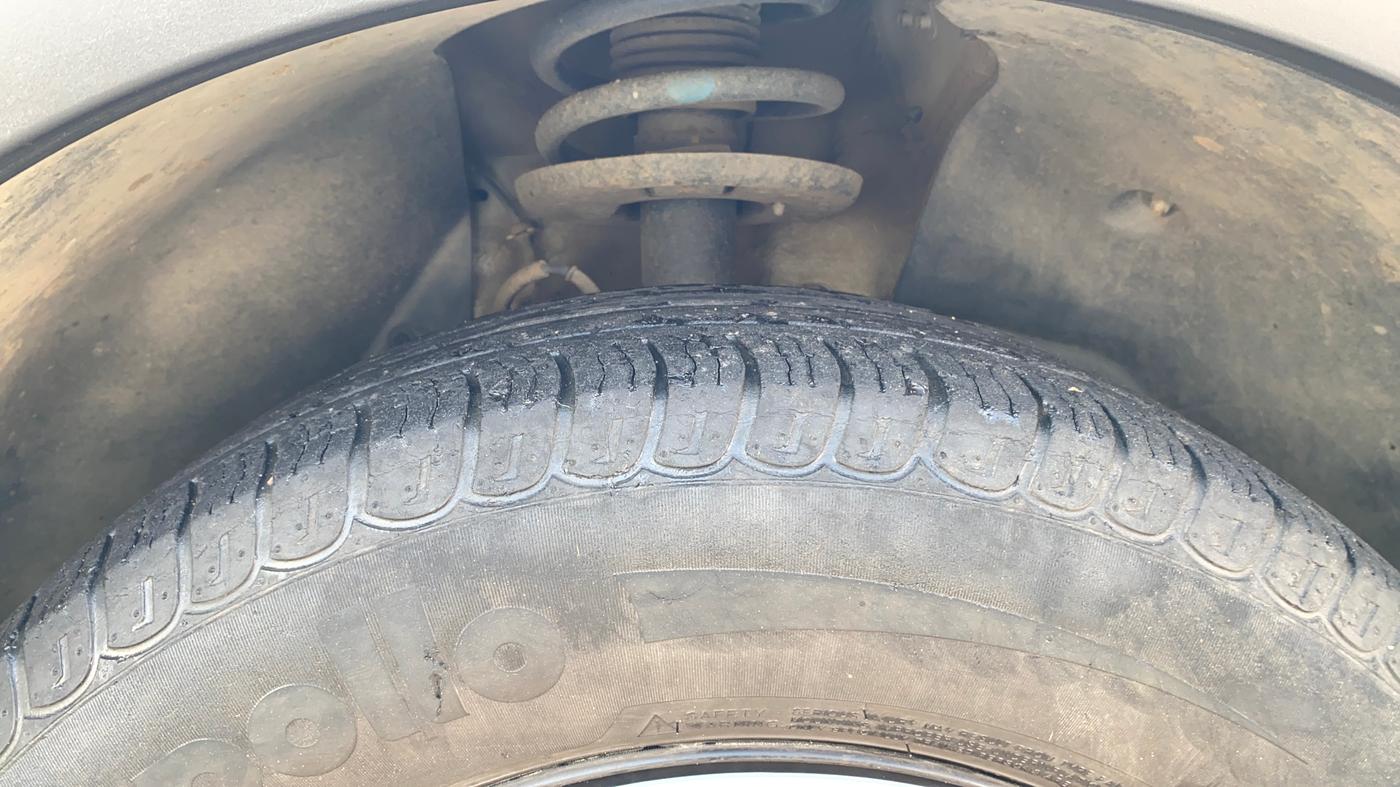2017 Mahindra XUV500 W6, Diesel, Manual, 37,310 km, Right Front Tyre Tread