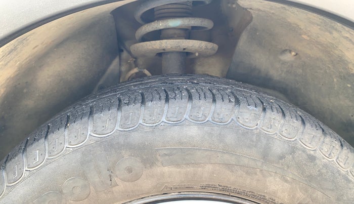 2017 Mahindra XUV500 W6, Diesel, Manual, 37,310 km, Right Front Tyre Tread